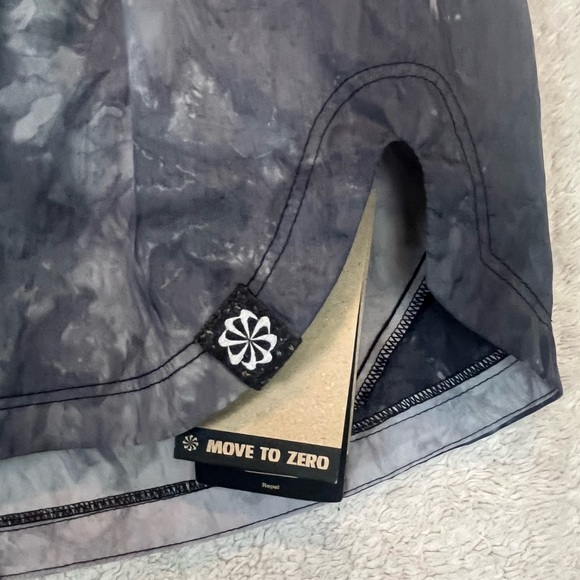 NWT Nike Women's Trail Running Shorts Sz XS Repel Gray Tie Dye Zipper Pockets - Picture 5 of 16